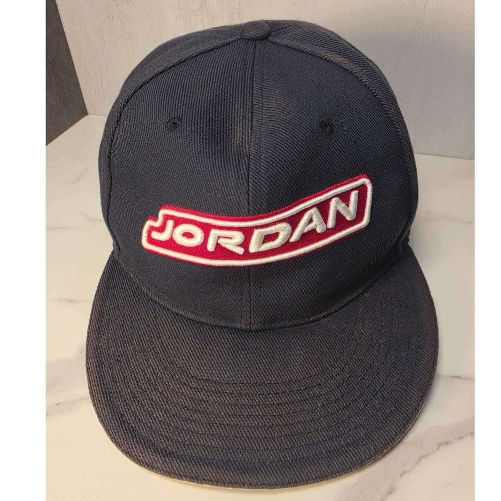 Air Jordan Black Fitted Hat Red White Logo Elephant Print Underbrim Size 7 5/8